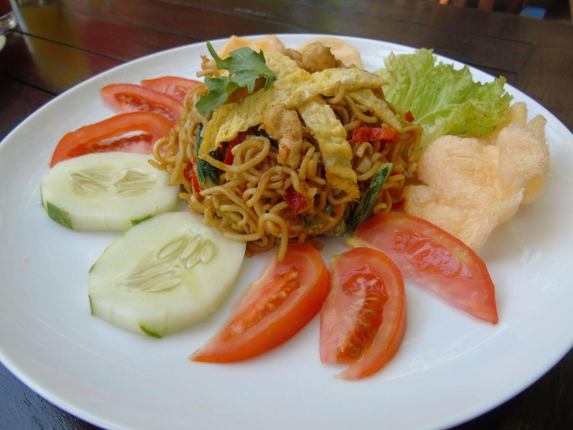 Sari Guest house